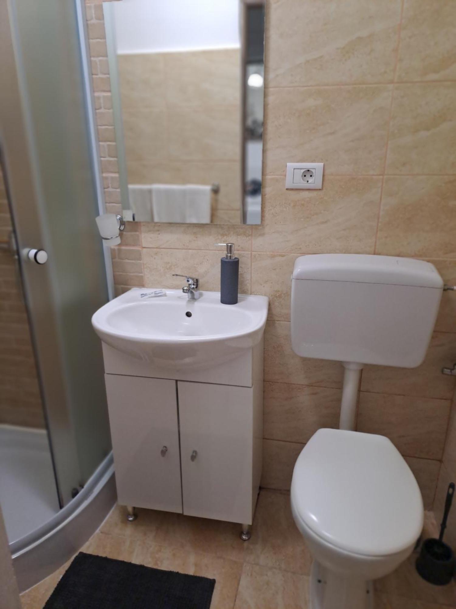 Apartment Garsoniera Vivere *